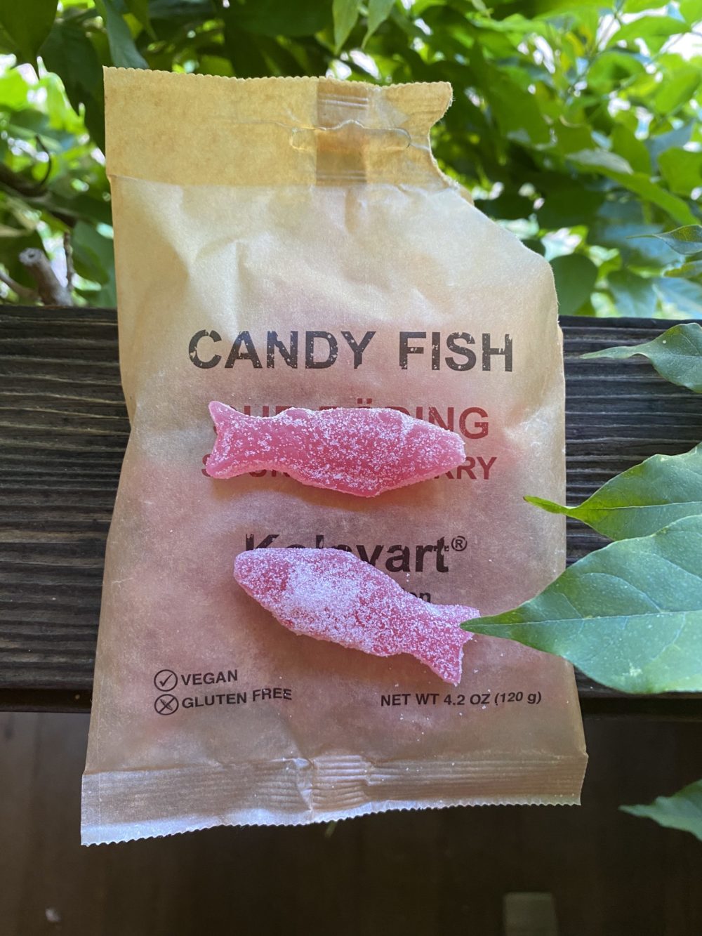 Kolsvart Sour Raspberry Candy Fish